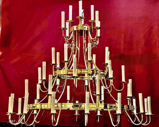 Candelabre mari Policandre biserică