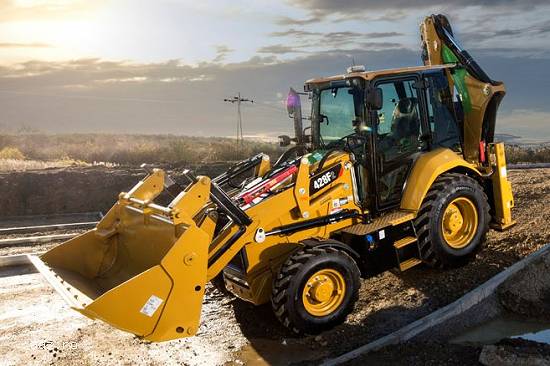 Inchiriez buldoexavator cu atasamente diferite