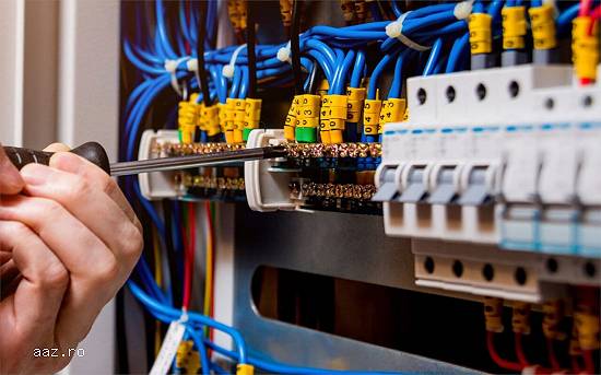 Montaj sau înlocuire instalații electrice rezidențiale / industriale