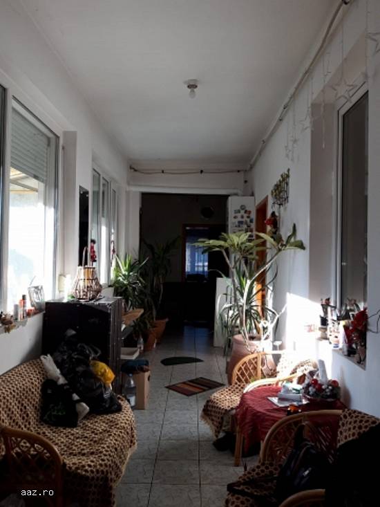 Casa,   322mp,   teren 694mp,   UTA,   Arad,   300000 euro