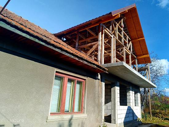 Vând casa