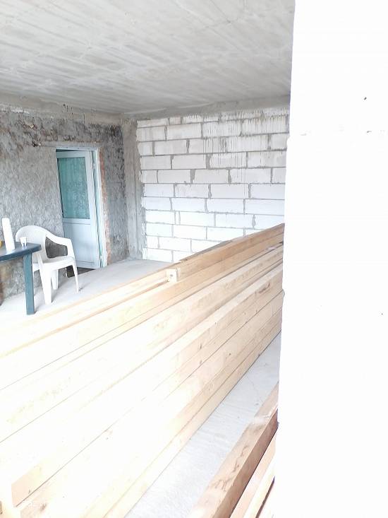 Vând casa