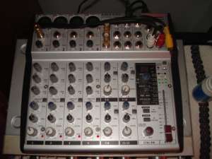 Vand Pachet complet sonorizari (boxe,  amplificator, standuri,  mixer)