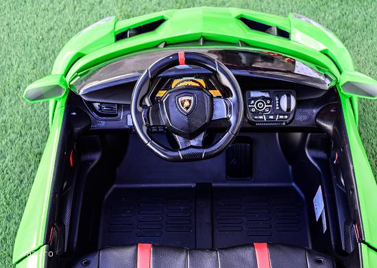 Masinuta electrica pentru 2 copii Lamborghini Veneno 4x 45W 12V