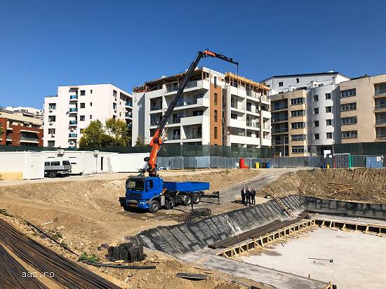 Inchiriem macara/le si utilaje pentru constructii