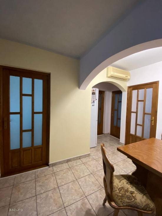 Apartament 3 camere decomandate Slatina,  Central,  Tineretului,  etaj 4/4,  1984,  63 mp,  renovat,