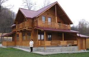 Case din lemn masiv calibrat
