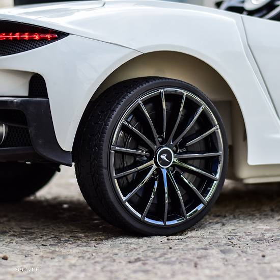 Masinuta electrica pentru copii McLaren GT 70W 12V,    butterfly doors