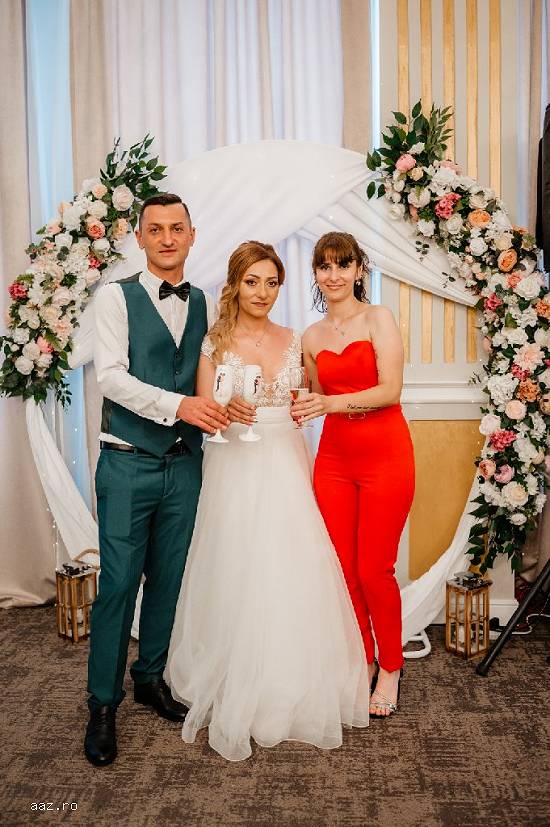 Inchiriere decor floral pentru evenimente