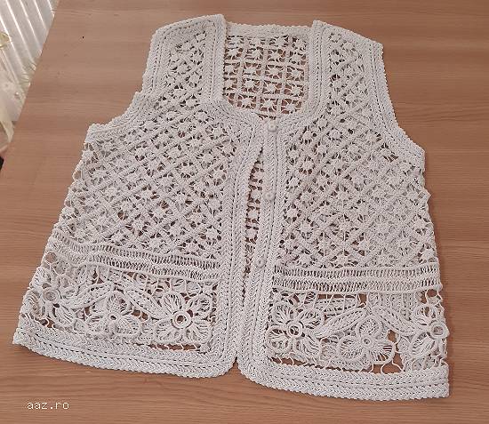 Vestă din macrame  lucrată manual