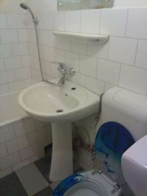 caut colega apartament
