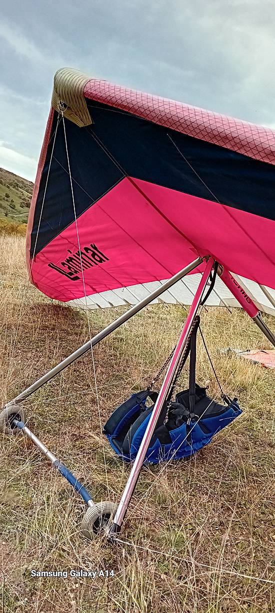 Vând Deltaplan Laminar