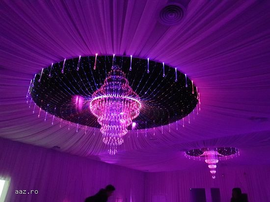 Candelabru Restaurant - Eleganță și Iluminare Impresionantă
