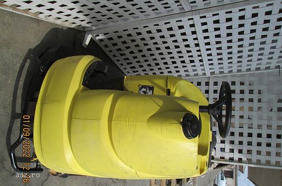 Masina de spalat frecat-aspirat pardoseala cu post de conducere Kärcher BR 90/140 R ,    Sh Germani