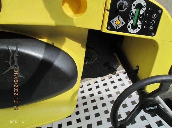 Masina de spalat frecat-aspirat pardoseala cu post de conducere Kärcher BR 90/140 R ,    Sh Germani