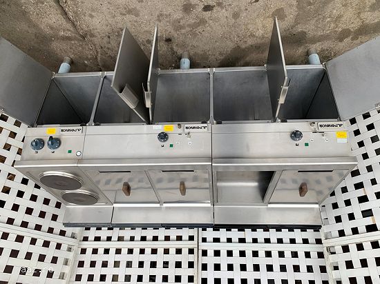 Linie calda Baie Marie 4 cuve si 2 plite Electrice marca ALPENINOS-Second Hand Germania