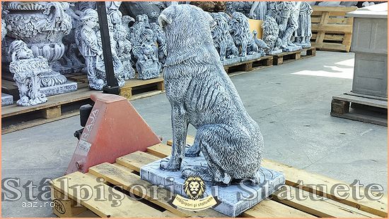 Statuetă câine rottweiler,    din beton,    model S12.