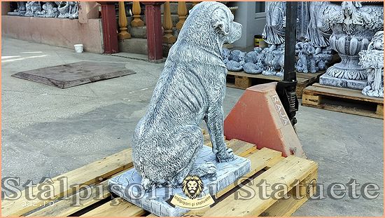 Statuetă câine rottweiler,    din beton,    model S12.