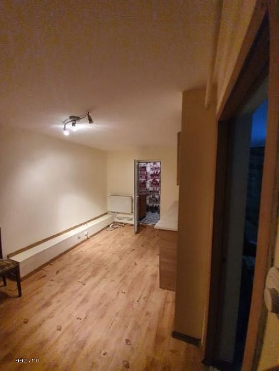 Apartament 2 camere,   60mp,   Rovinari,   zona P-uri,   35.000euro