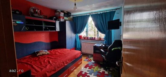 Apartament 4 camere decomandat,   80 mp,   Titan,   135.000euro