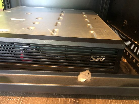 SERVER + UPS APC. .