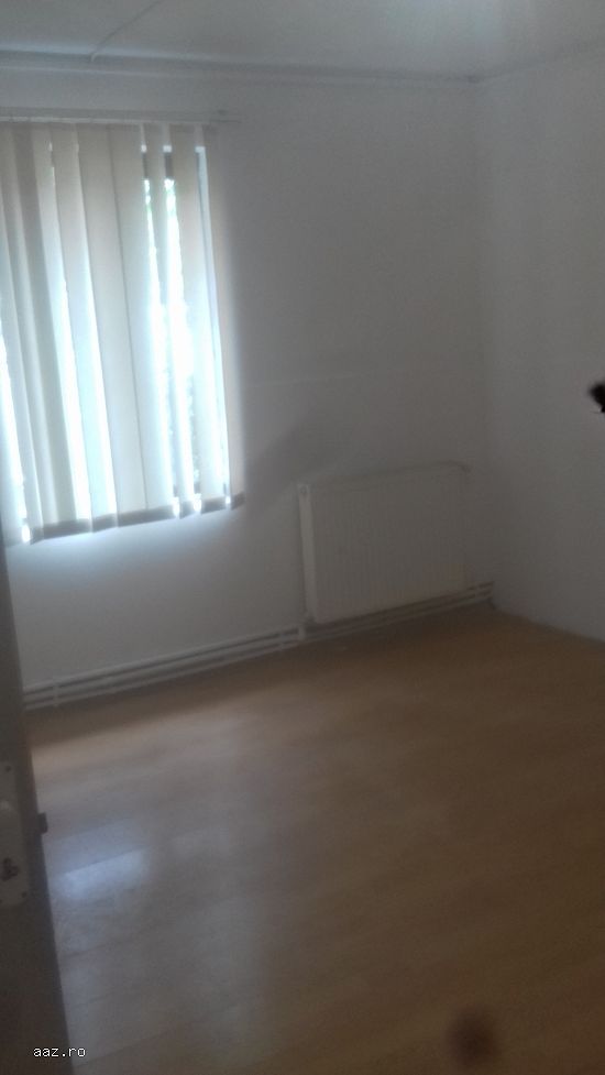 Unirii-Splai cu Marasesti Camera de Comert parter casa la curte 3 cam 67mp pt activitati firme 550 E