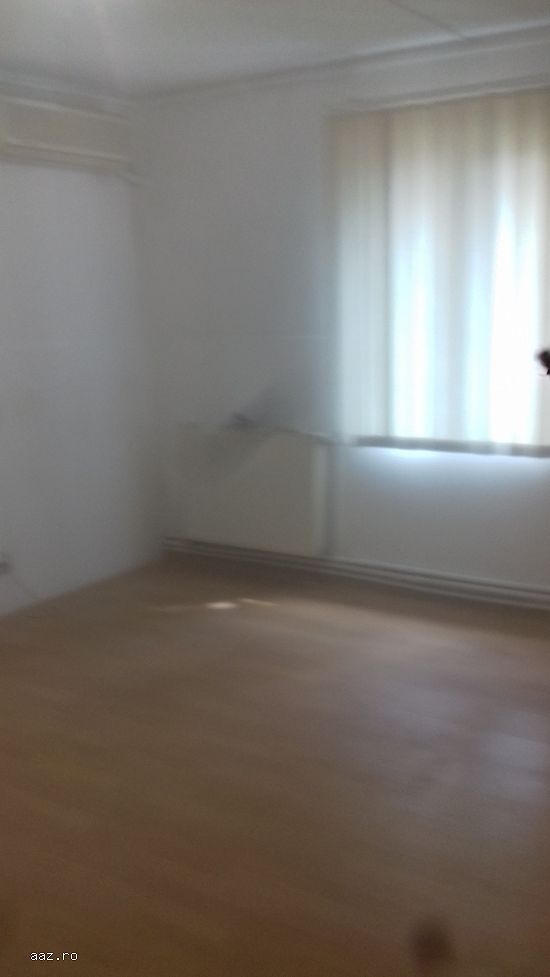 Unirii-Splai cu Marasesti Camera de Comert parter casa la curte 3 cam 67mp pt activitati firme 550 E