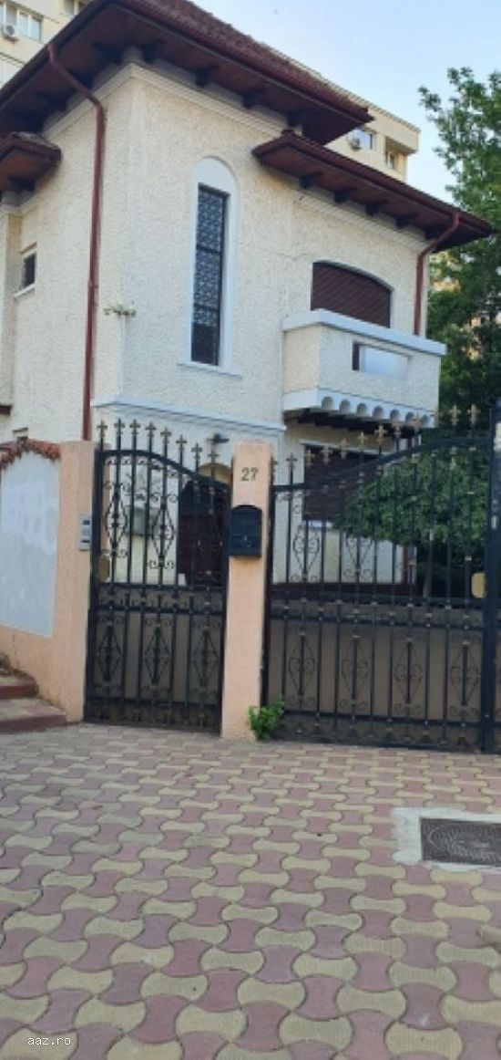 Vila,   17 camere,  constructie 2003,  teren 1000mp,   Dna Ghica,  1.700.000euro