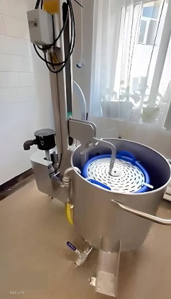 Linie semiautomata suc capacitate 150-200 litri/ora