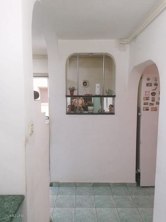 Vând apartament 3 camere