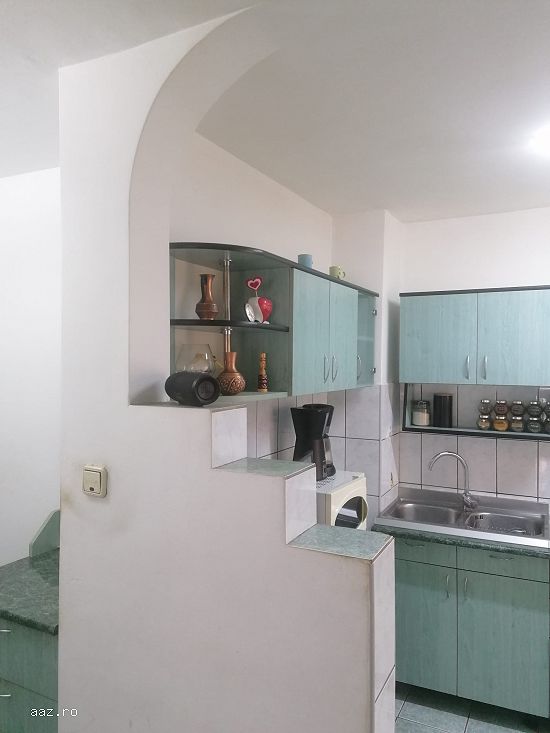Vând apartament 3 camere