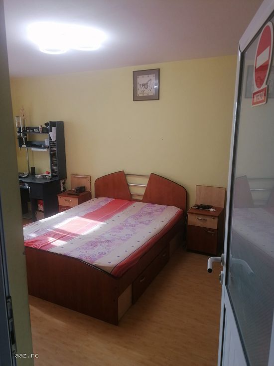 Vând apartament 3 camere
