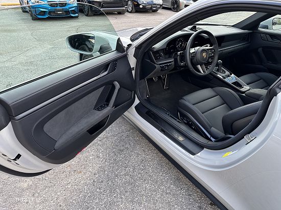 2024 Porsche 911 Carrera 4 GTS Coupe - Mașină exotică