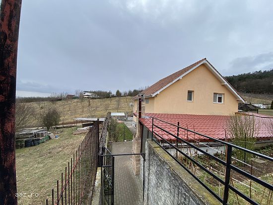 Proprietate imobiliara teren si constructii loc. Miceşti