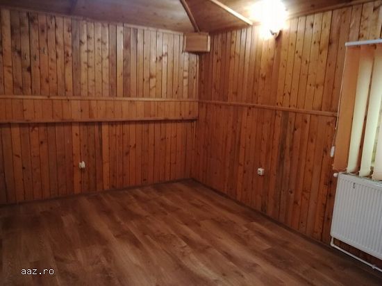Unirii Calea Calarasilor-Hala Traian  vila p+1  etajul 1 apt.2 cam 32 mp pt.activitati firme chiria 