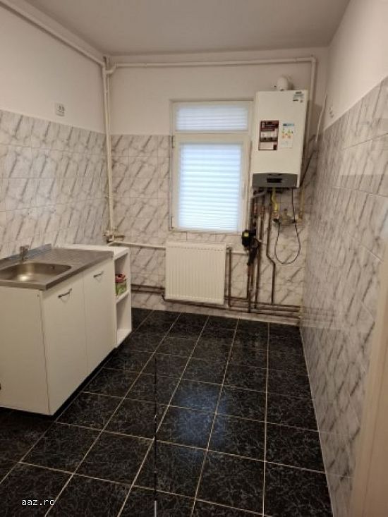 Apartament 2 camere,    semidecomandat,    50mp,    Berceni,    Piata Sudului,    78.500euro