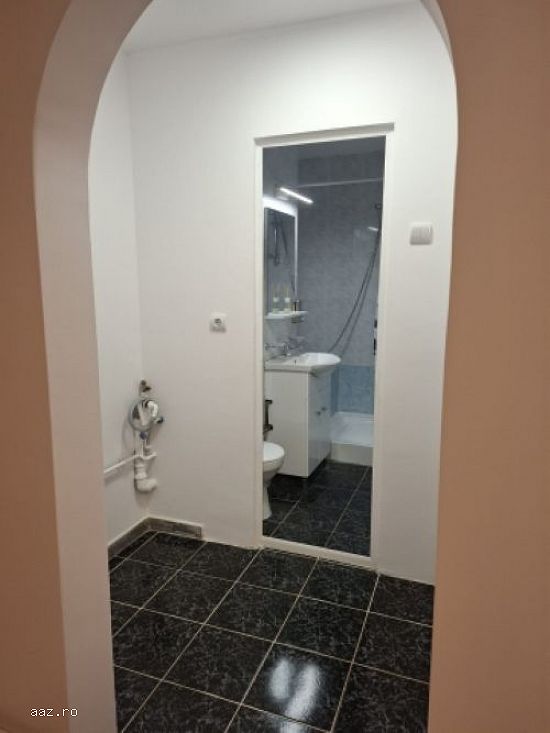 Apartament 2 camere,    semidecomandat,    50mp,    Berceni,    Piata Sudului,    78.500euro