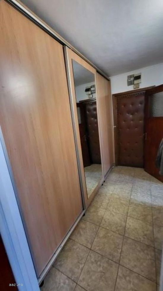 Apartament 3 camere,    65mp,    mobilat si utilat,    Titan,    129.000euro