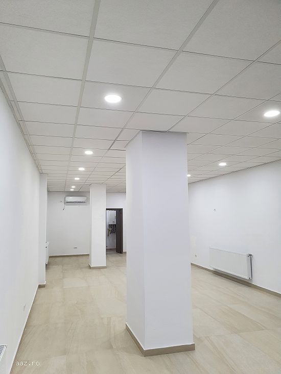 Spatiu comercial parter de inchiriat - 73 mp - 600 €/lună - Showroom Bloc DC5,  Ramnicu Valcea