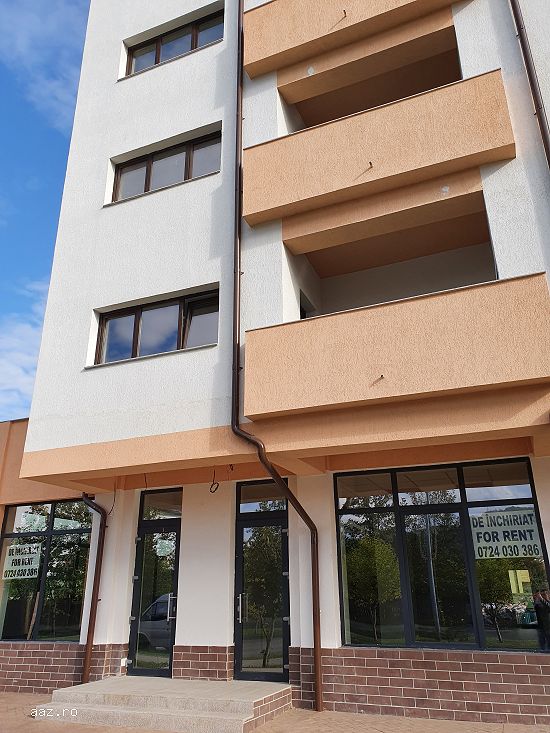 Spatiu comercial parter de inchiriat - 73 mp - 600 €/lună - Showroom Bloc DC5,  Ramnicu Valcea