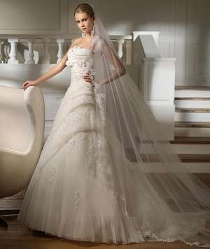 Vand rochie de mireasa Pronovias