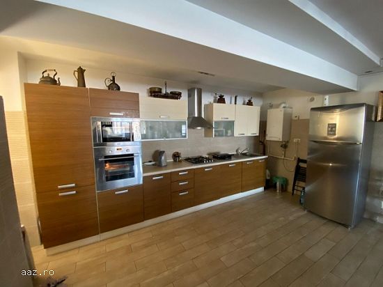 Inchiriez apartament 4 camere,   decomandat,    200mp,   Aviatorilor,    2.300euro