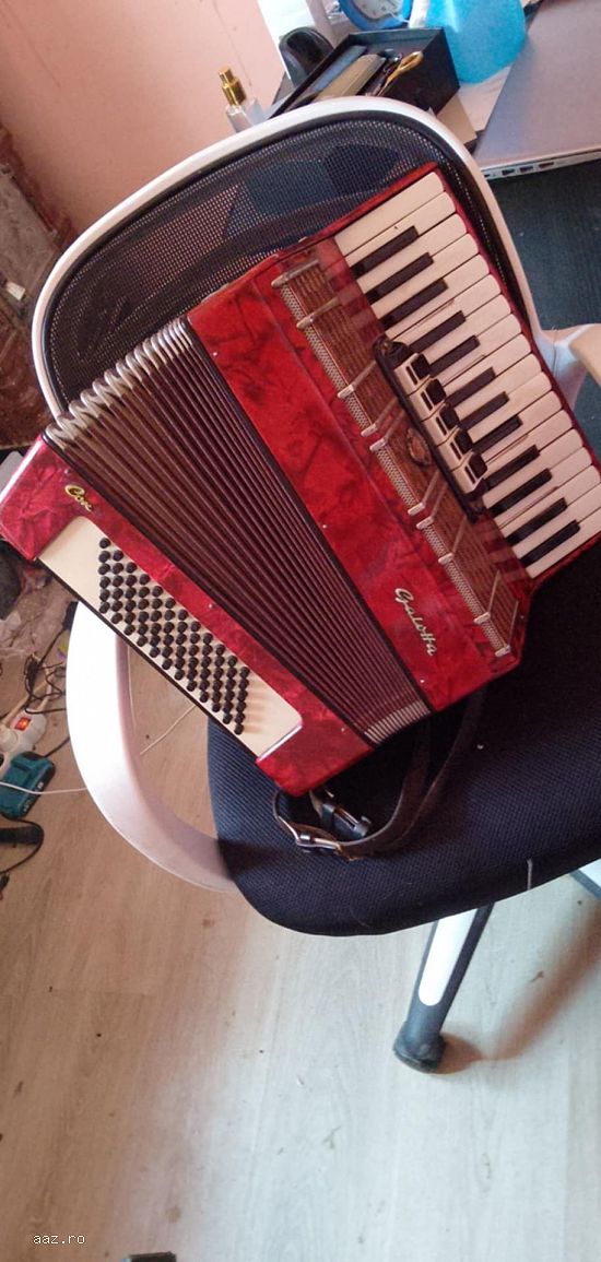 VAND ACORDEON ŞI ORGI YAMAHA&KORG