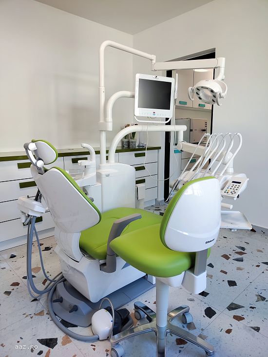 Pachet complet: 2 unituri dentare + 2 scaune medic + compresor – stare excelenta,   ideal pentru d