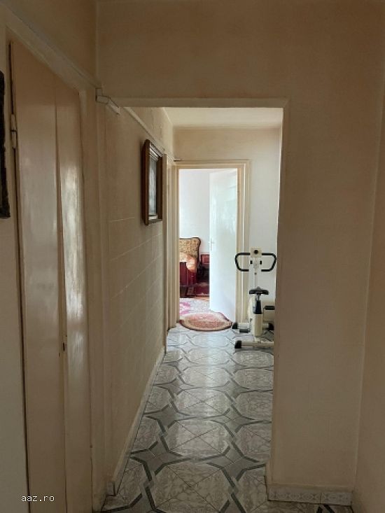 Apartament 3 camere decomandat,    68mp,    zona Tomis Nord,    120.000euro