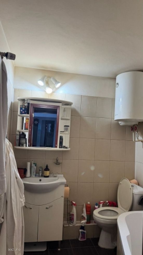Apartament 3 camere,    67mp,    zona Drumul Taberei,    140.000euro