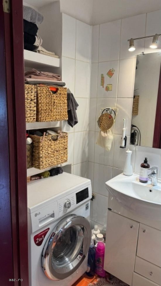 Apartament 3 camere,    67mp,    zona Drumul Taberei,    140.000euro