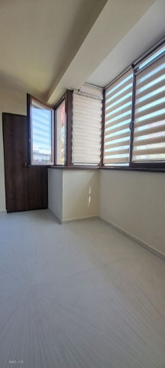 Inchiriez apartament 3 camere Brasov,    Grivitei,    90mp,    750euro