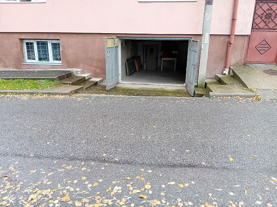 Dau în chirie garaj  ca depozit