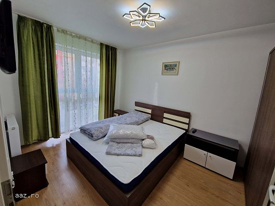 Apartament 3 camere - Renovat,   Mobilat,   Utilat,   Aprox totul !!!NOU!!!